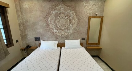 Hotel Livinn Room Type - Double Non AC Rooms