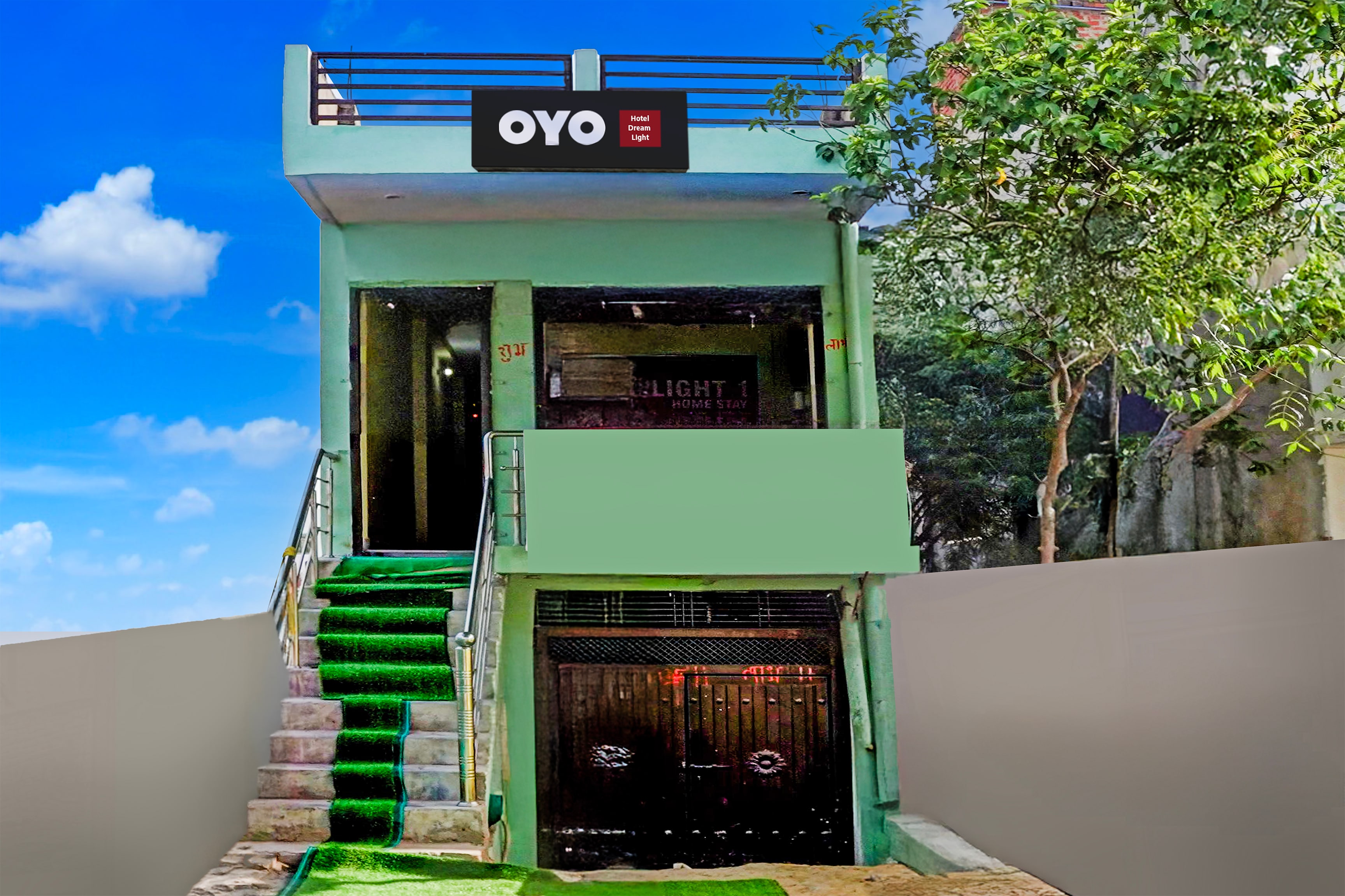 Hotel O Dream Light - Tap to explore photos