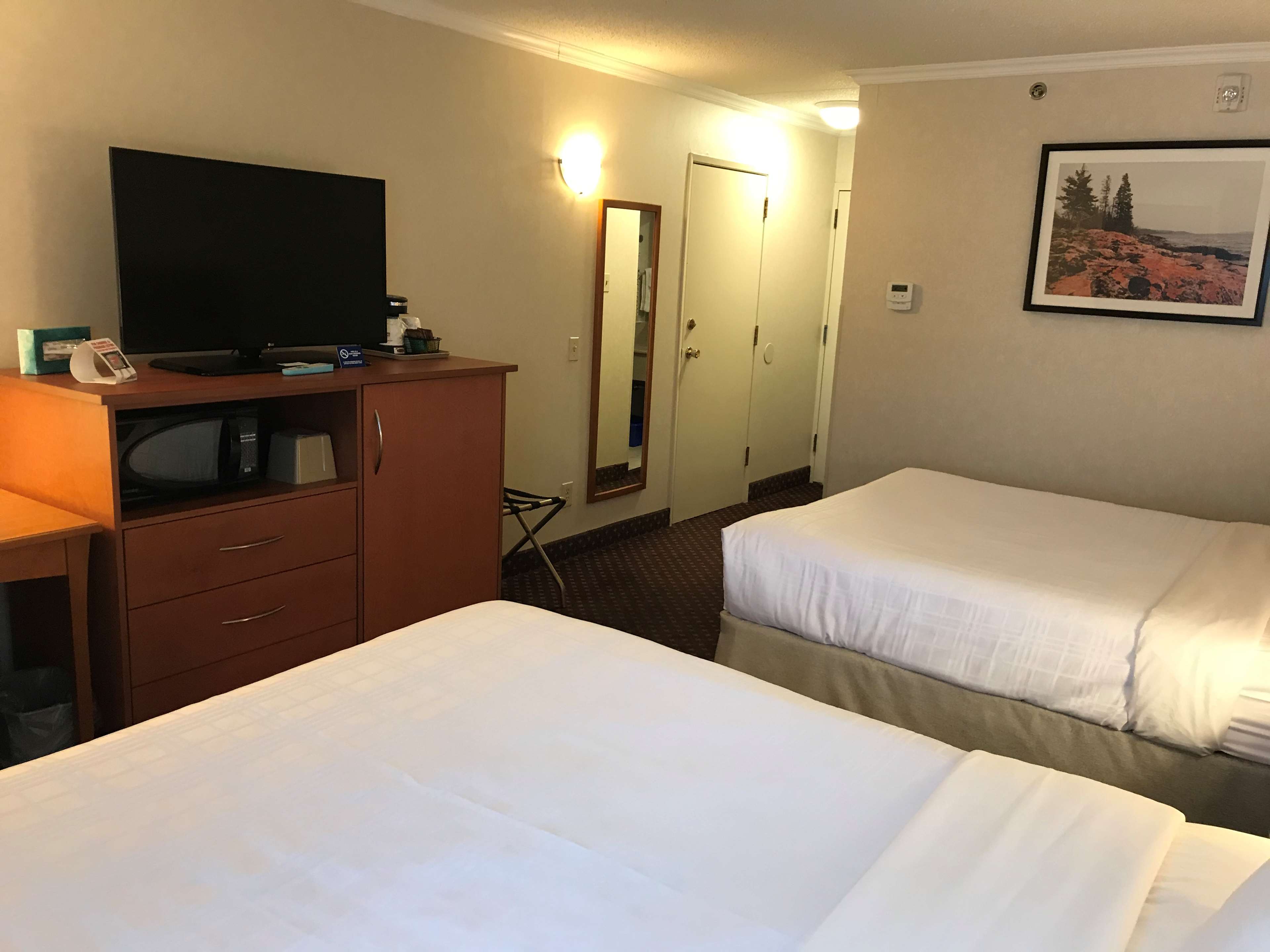 Best Western Thunder Bay Crossroads - Tap to explore photos