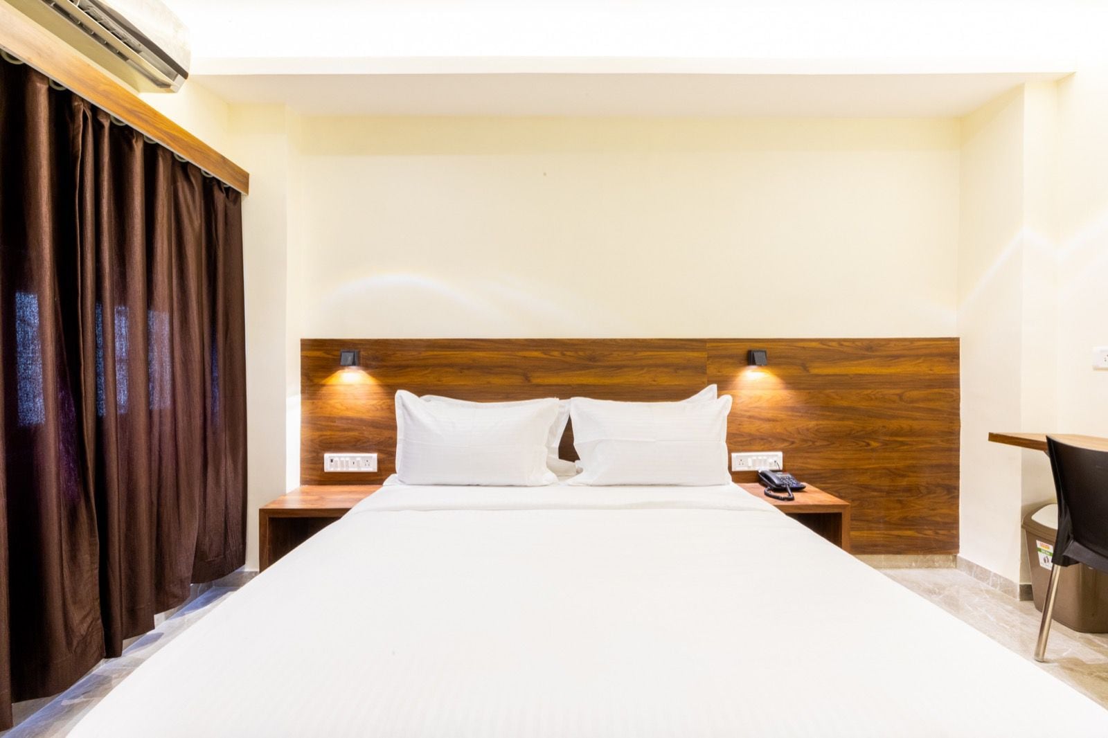 Antlers Hotel - Tap to explore photos