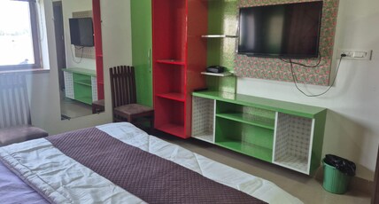 RS Hotel Room Type - Deluxe Bedroom