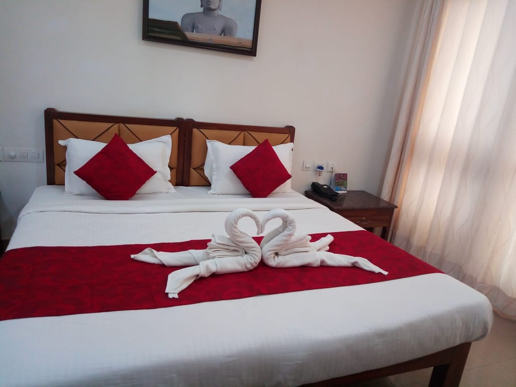 KSTDC Hotel Mayura Pine Top Nandi Hills - Tap to explore photos