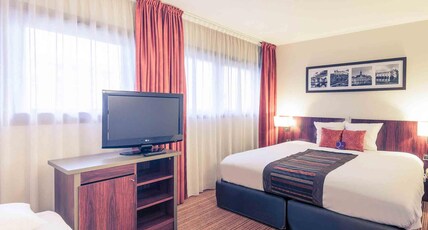 Mercure Tours Centre Gare Hotel Room Type - Family room - 1 double bed and 1 sofa bed for 2 people