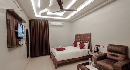 Lee Rooms Room Type - Super Deluxe Room