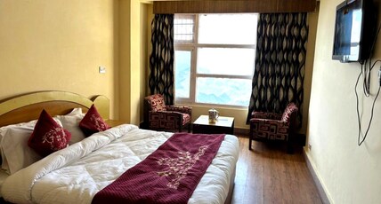 Hotel Amar Palace Shimla Room Type - Super Deluxe Double Bedroom With Mountain View Hotel Amar Palace Shimla Room Type - Super Deluxe Double Bedroom With Mountain View