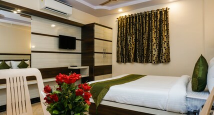 Treebo Hillway Inn Main Market Room Type - Deluxe Room