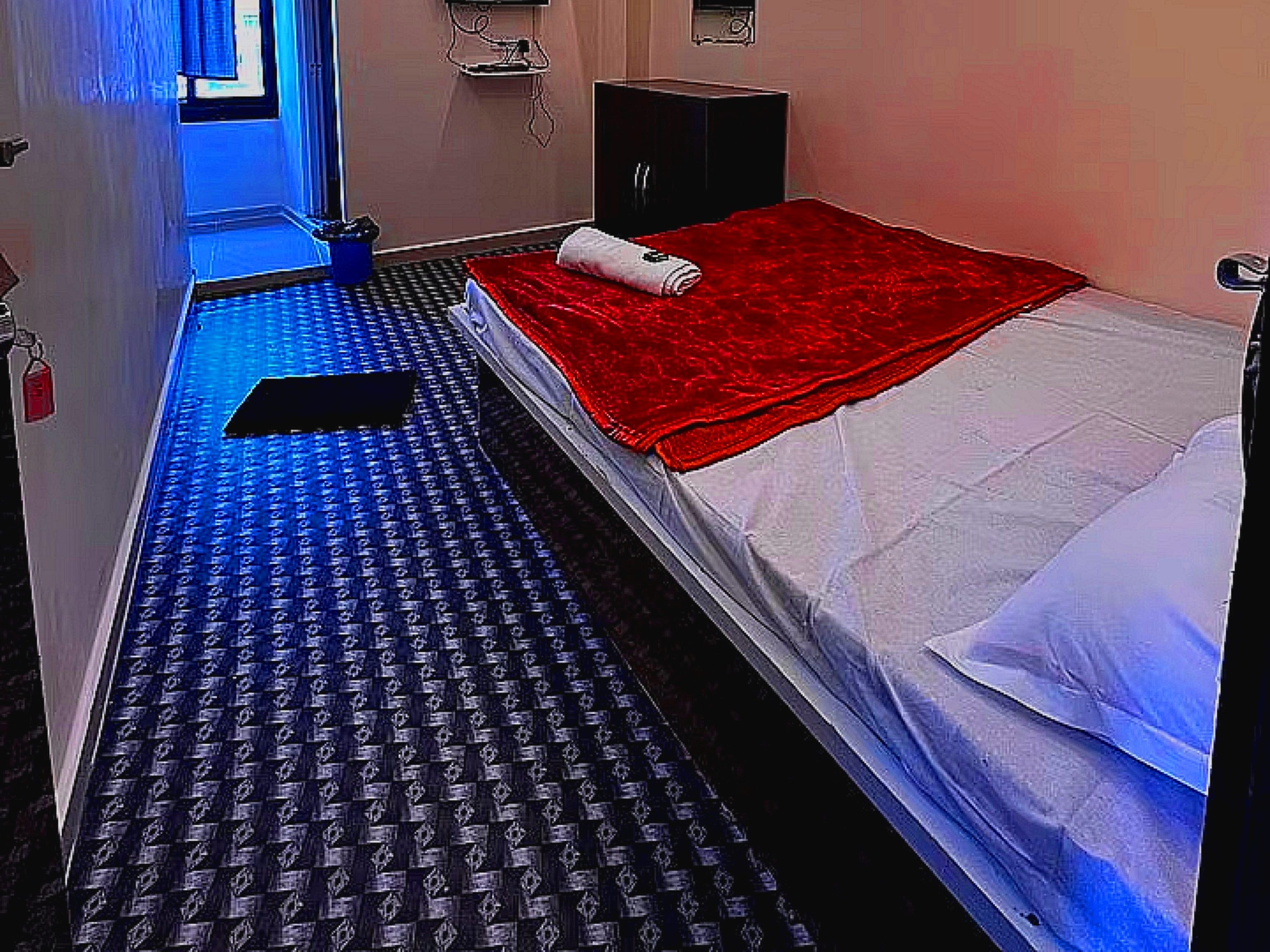 OYO 810569 Hotel MEET INN - Tap to explore photos