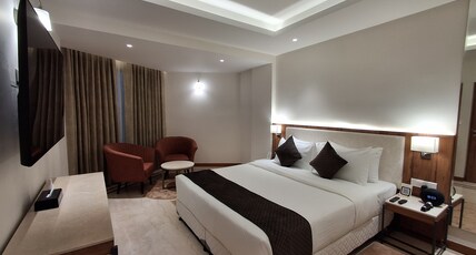 Empires Luxe Puri Room Type - Presidential Suite