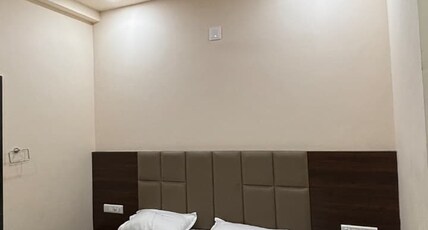 Meera Nivas Stay Room Type - Standard room for 2 person