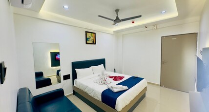 Hotel Soya Room Type - Luxurious Deluxe Bed Room