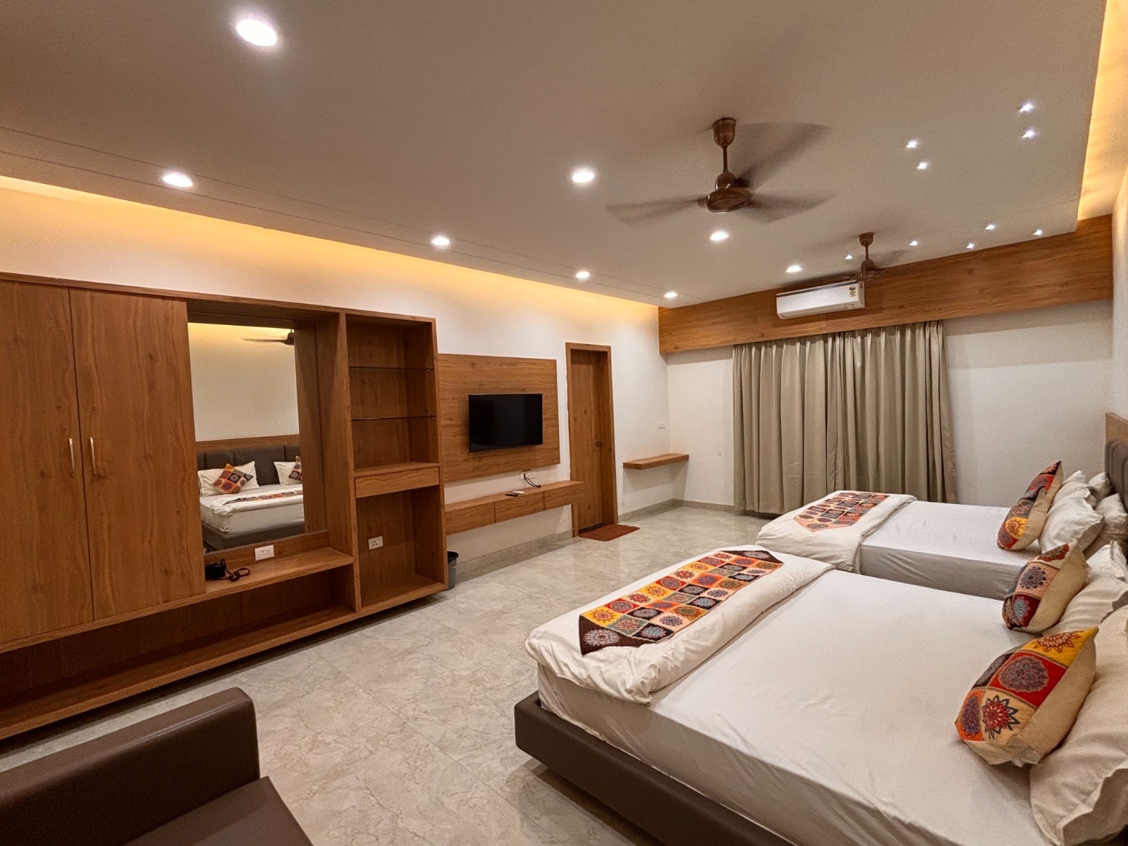 Raghuvar Hotel and Resto - Tap to explore photos
