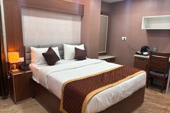 Raj Hussain Landmark Hotel