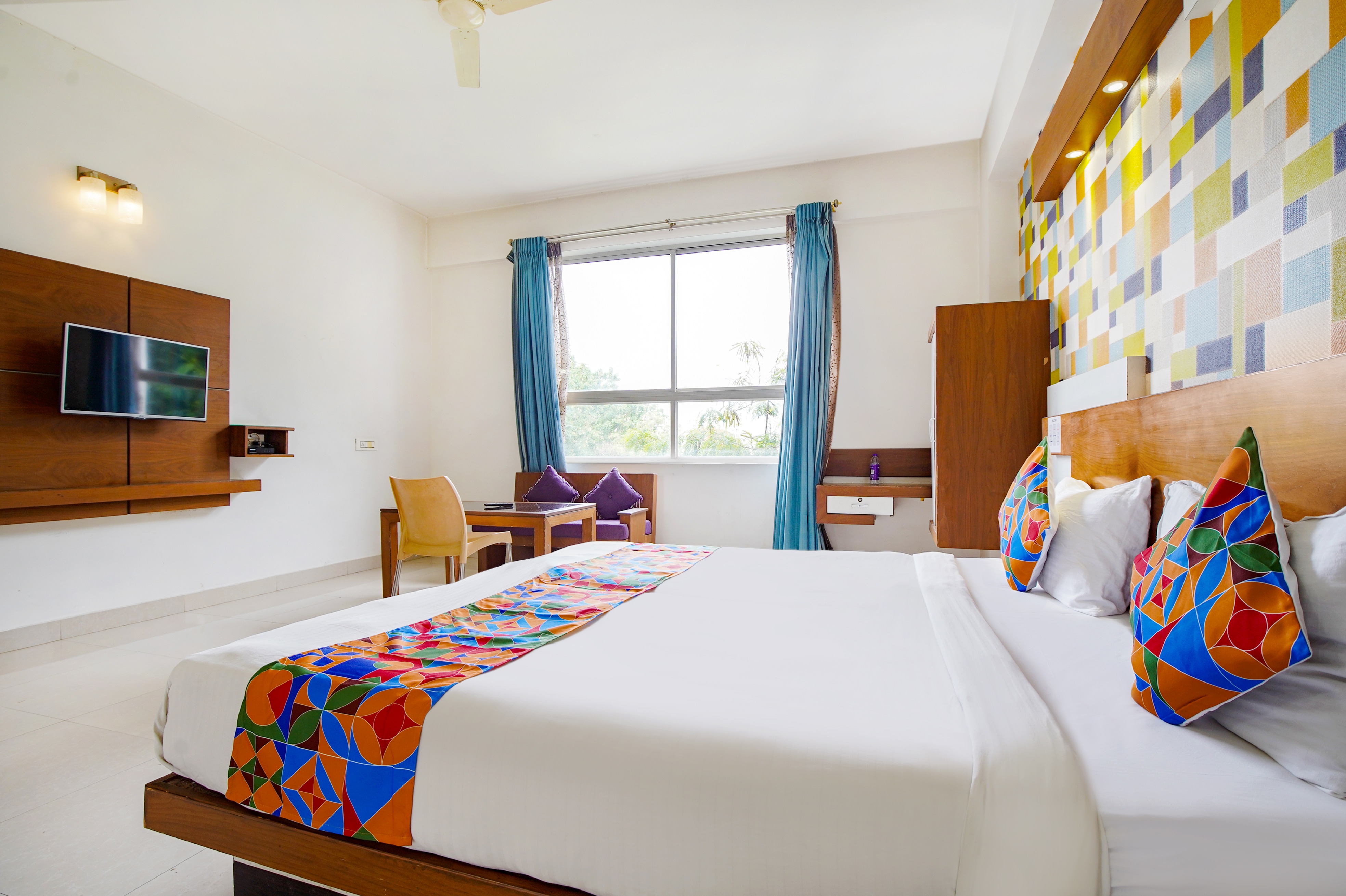 FabHotel Emirates Suites - Sarjapur Road - Tap to explore photos