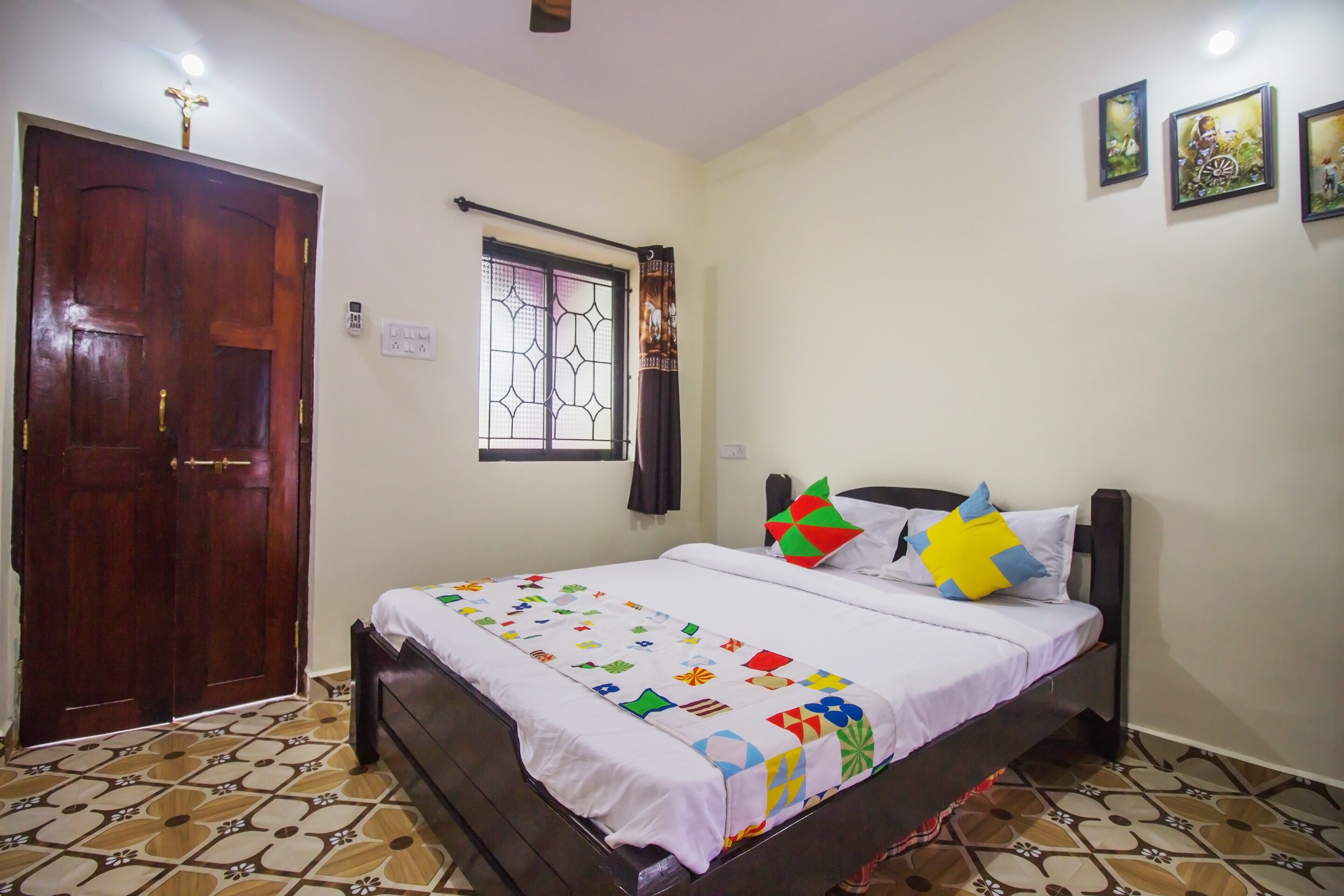 Yashdeep - Tap to explore photos