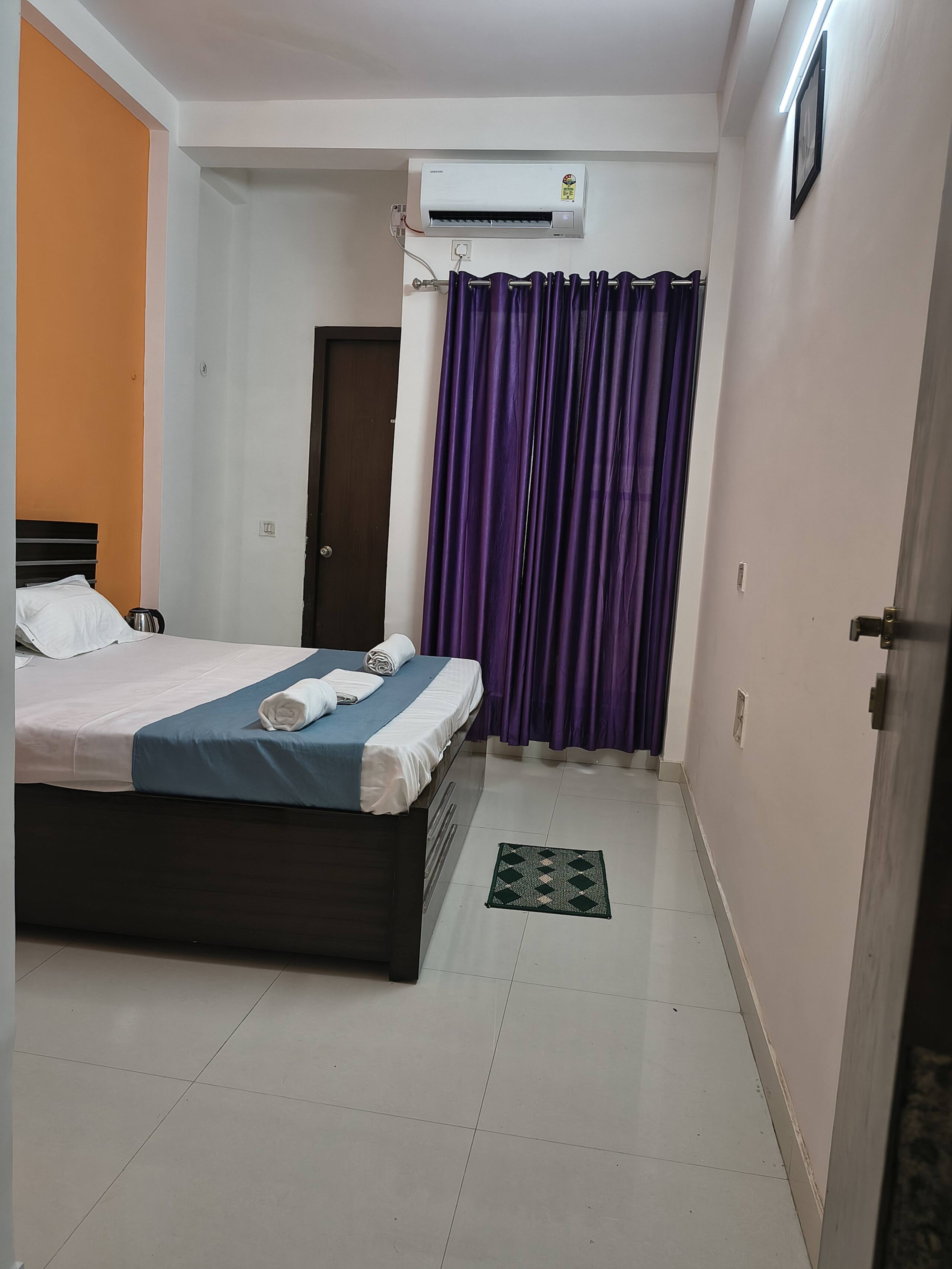Family Nest - Peaceful Comfortable Stay - Tap to explore photos