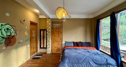 Oreo's Cafe & Stay, Shangarh Room Type - Alpine Vista