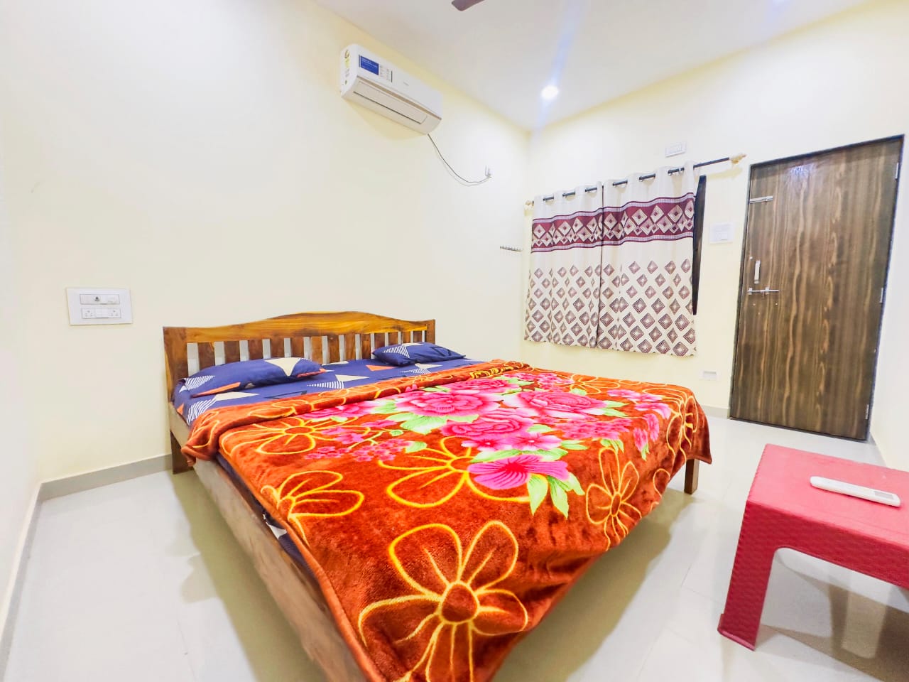 Piyush Home stay - Tap to explore photos