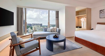 DoubleTree by Hilton Shenzhen Airport Residences Room Type - QUEEN STUDIO RES GARDEN VW
