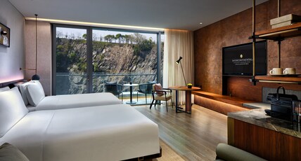 InterContinental Shanghai Wonderland Room Type - 2 Single Premium Balcony Low Floor