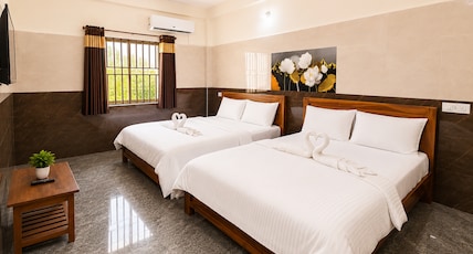 VRS INN Room Type - FAMILY AC ROOM VRS INN Room Type - FAMILY AC ROOM