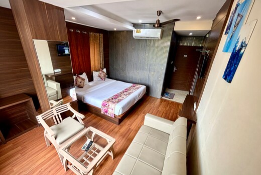 Arya Sheraton