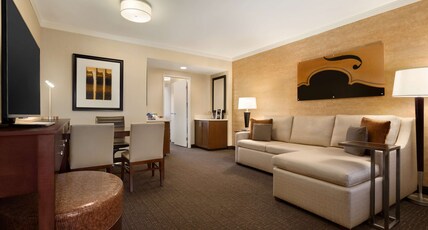 Embassy Suites by Hilton Austin Downtown South Congress Room Type - 2 QUEEN SUITE