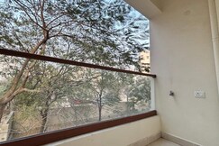 A Comfortable 1BHK Near US Consulate Gachibowli