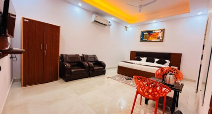 AVANTIKA RESIDENCY & RESTAURANT Room Type - Deluxe Room with Hill View