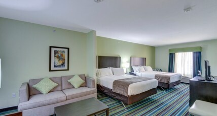 Holiday Inn Express & Suites CARRIZO SPRINGS Room Type - 2 Queen Beds Suite