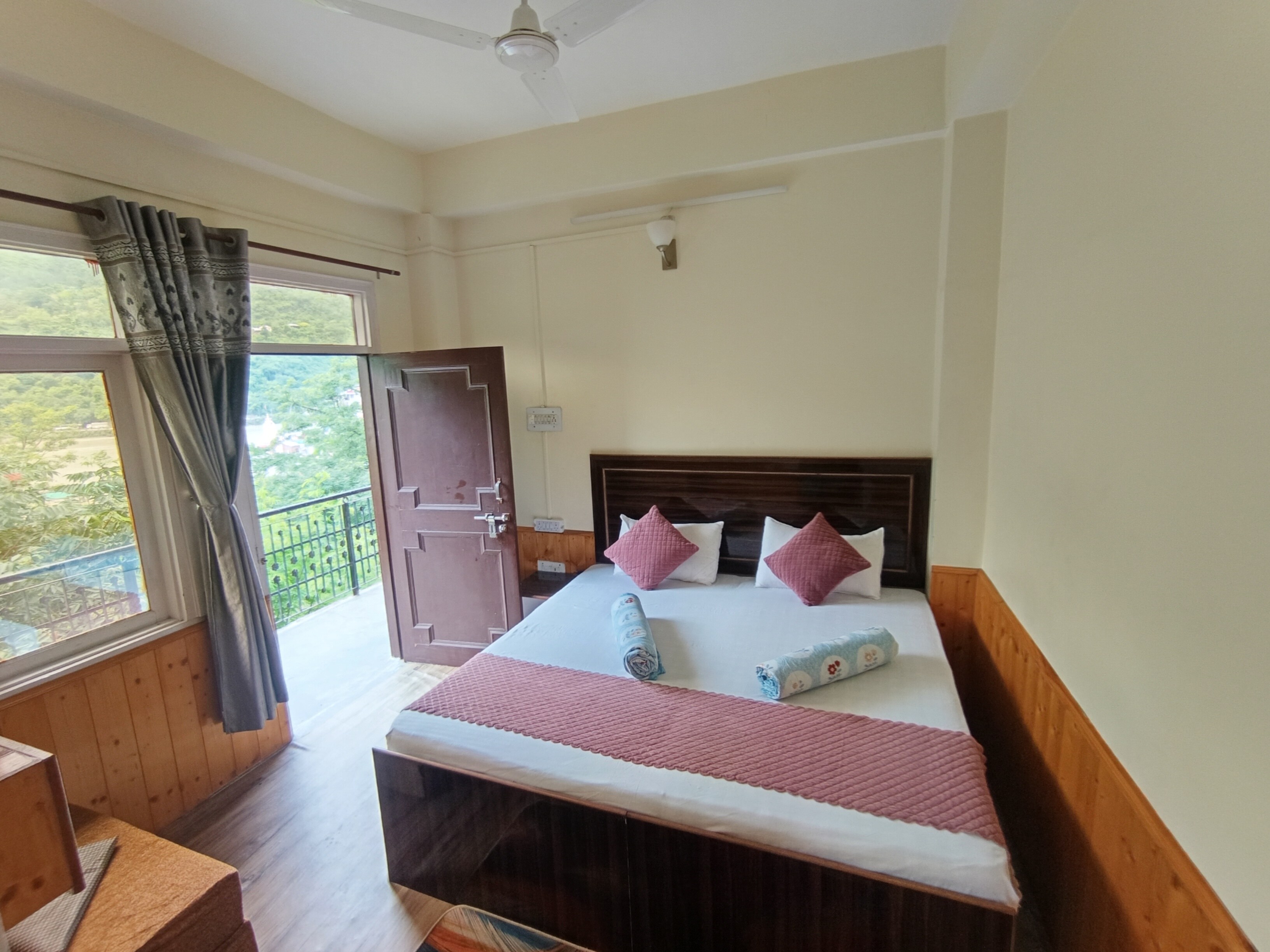 Satjul View Homestay - Tap to explore photos