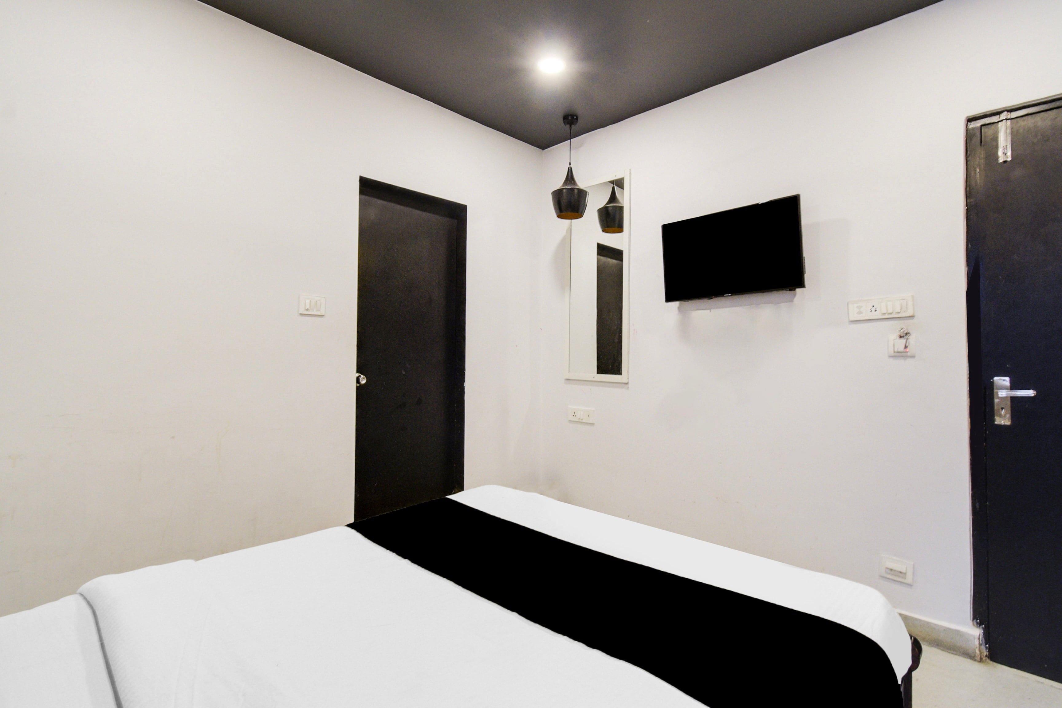 Super Townhouse Alwal Road - Tap to explore photos