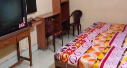 Lodge Viswabhavan Room Type - Double Bed Standard Non AC Lodge Viswabhavan Room Type - Double Bed Standard Non AC