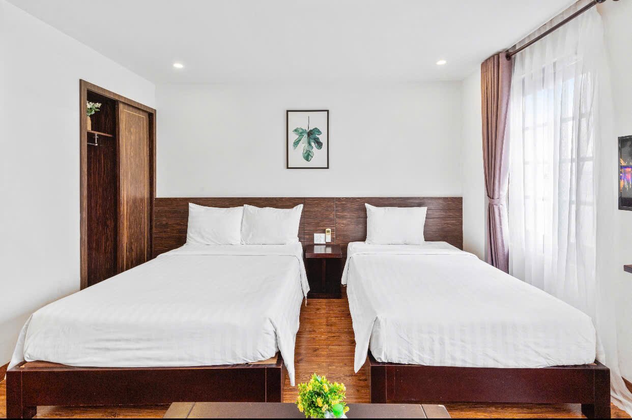 Amis Hotel Da Nang - Tap to explore photos