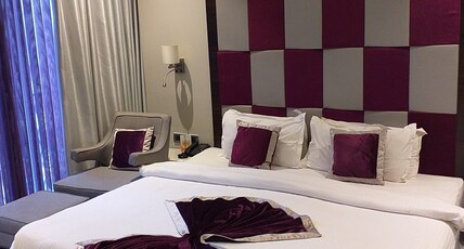 THE FLORA GRAND Room Type - Executive Room