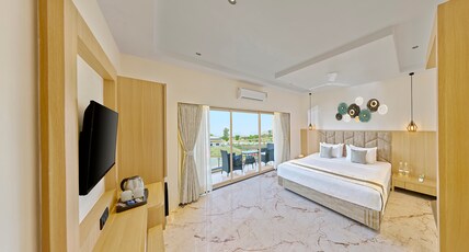 Breeze By Patron Hotels Room Type - Premium Room