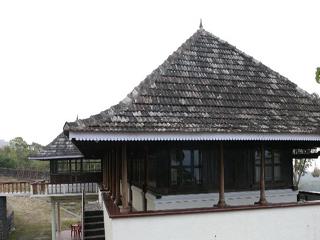 Hotel Himarani International