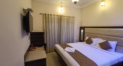 Hotel Carnation Room Type - Standard Room