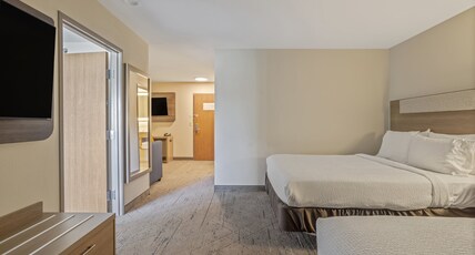 Holiday Inn Express Hotel & Suites Torrington Room Type - 1 King 2 Queen Beds 2 Bedroom Suite