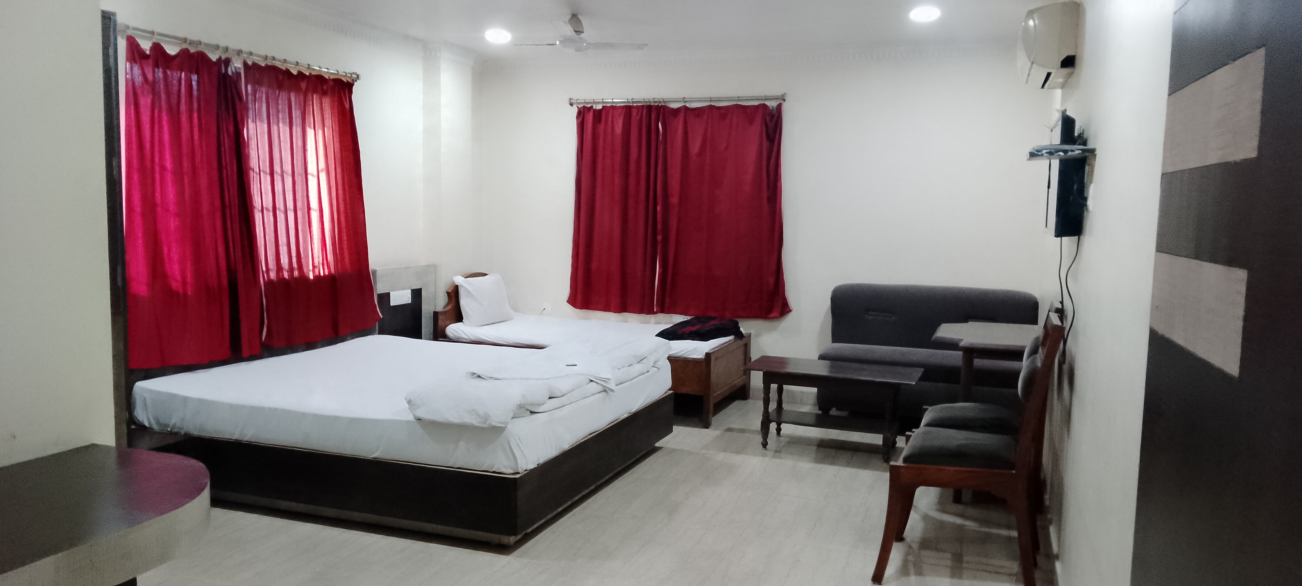 Hotel Gaya International - Tap to explore photos