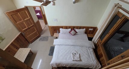 The Little King Cafe and Stay Room Type - Duplex Cottage