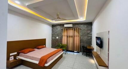The Narayani Resort & Hotel Room Type - Super Comfort Room with Balcony