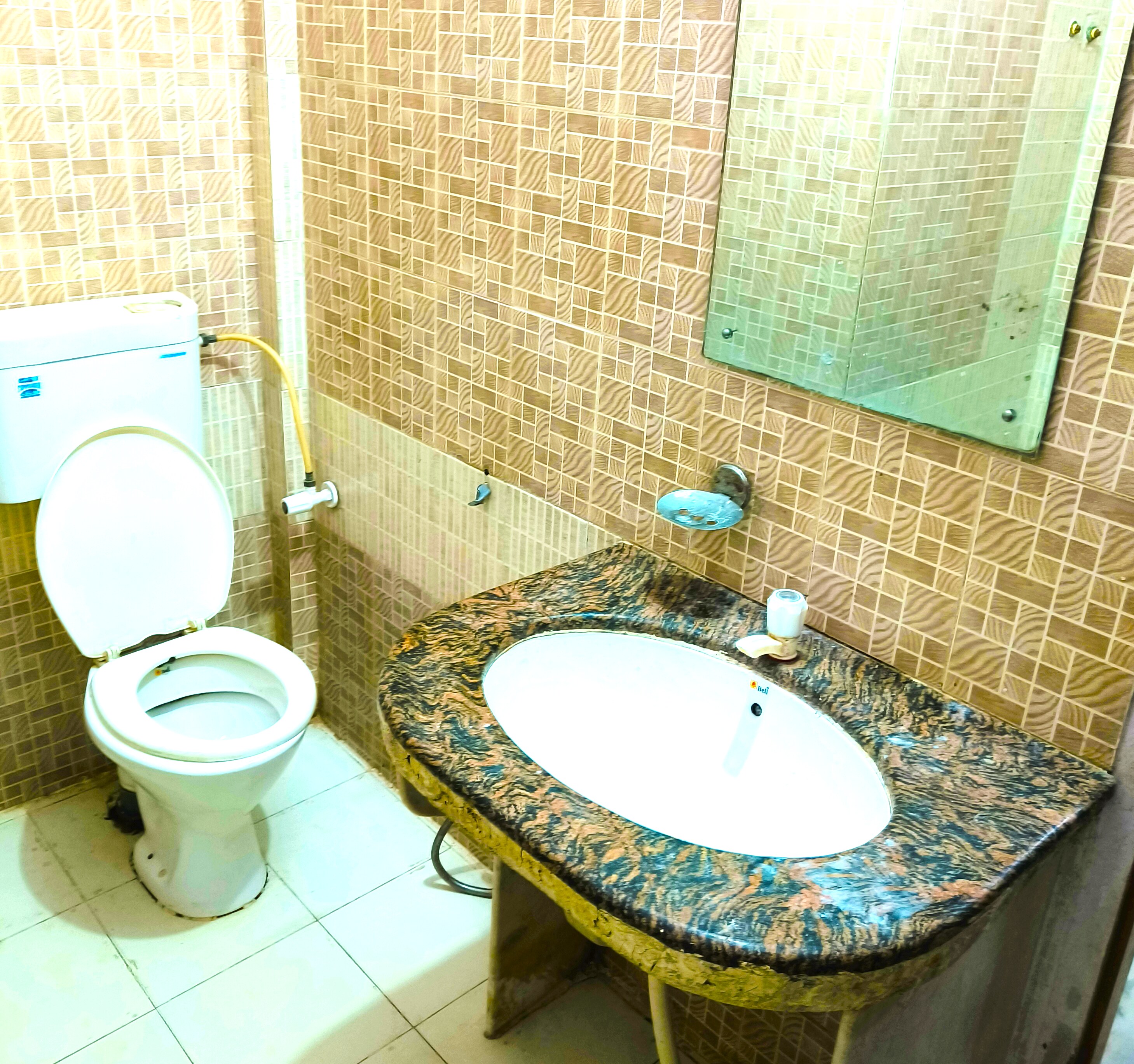 Elite Suites by Amisha Palace | Near Station - Tap to explore photos