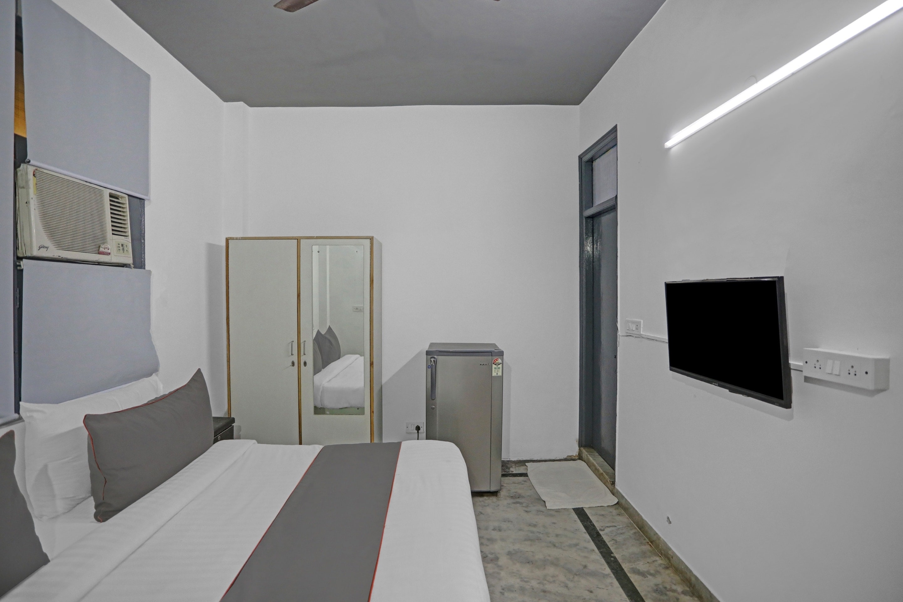 Hotel O The Premium Villa - Tap to explore photos