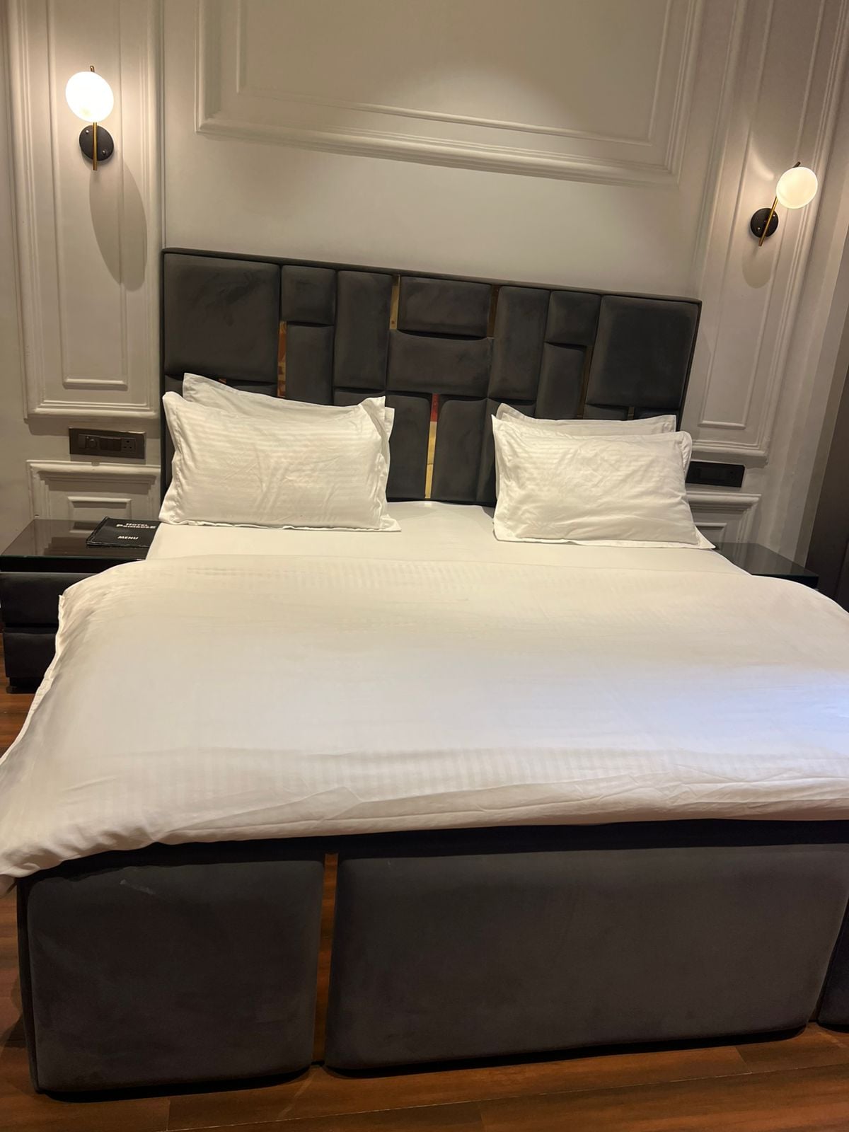 Hotel Primrose - Tap to explore photos