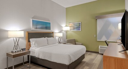 Holiday Inn Express HERSHEY (HARRISBURG AREA) Room Type - 1 Queen Standard Communications Mobility Accessible Holiday Inn Express HERSHEY (HARRISBURG AREA) Room Type - 1 Queen Standard Communications Mobility Accessible