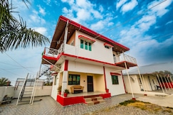 Sukoon Villa 1 - 2BR FF near Jolly Grant Airport by Homeyhuts
