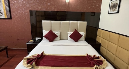 Hotel The Pearl Room Type - Super Deluxe Room Hotel The Pearl Room Type - Super Deluxe Room