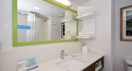 Hampton Inn Brevard Room Type - 1 QUEEN BED NONSMOKING