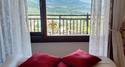 Hotel Dewan Palace Room Type - Couple Suite with Bathtub, Independent Balcony and Mountain View
