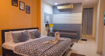 HOTEL RELAXX IN Room Type - Luxury Room with King Bed